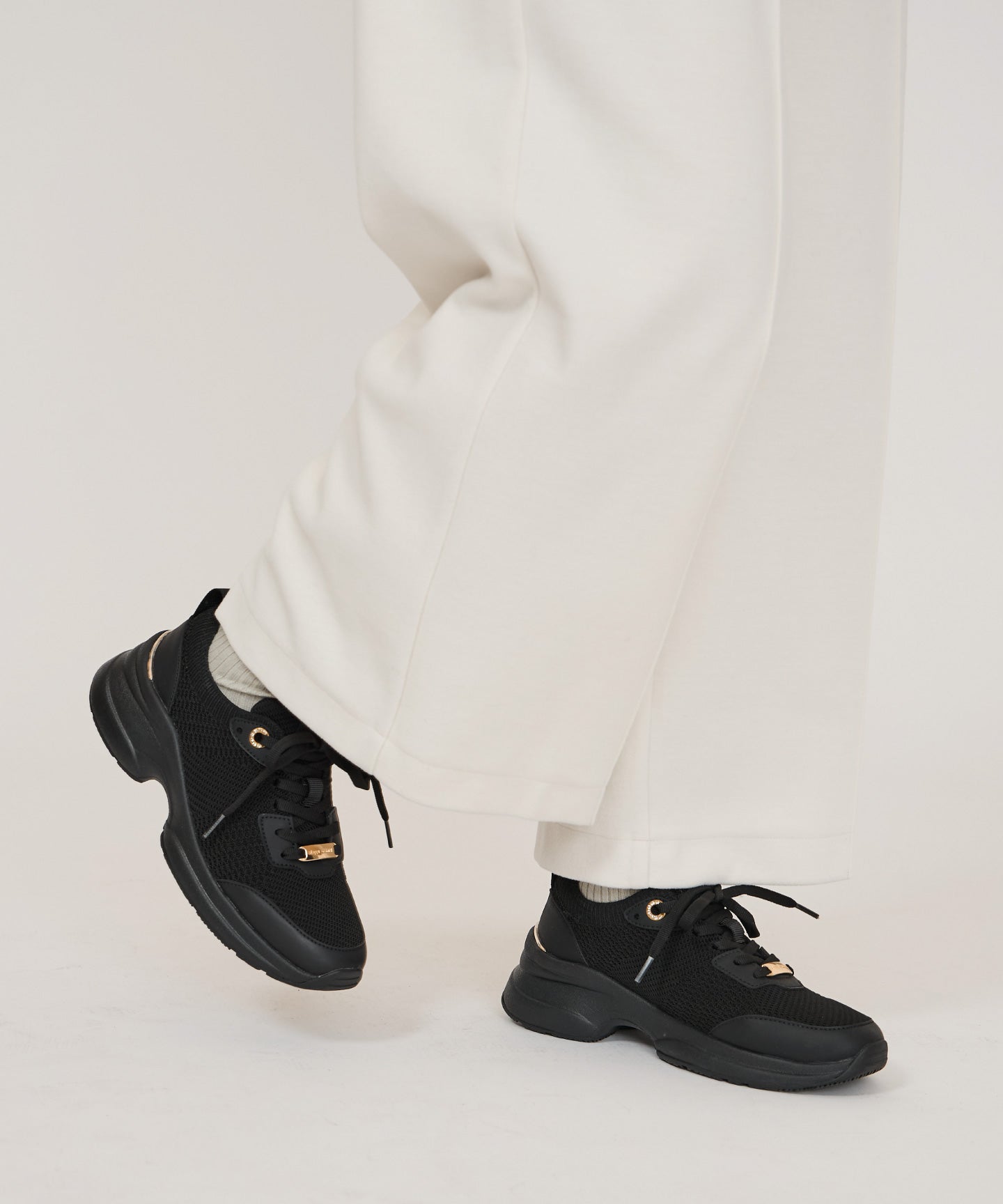 ボリュームソール スニーカー