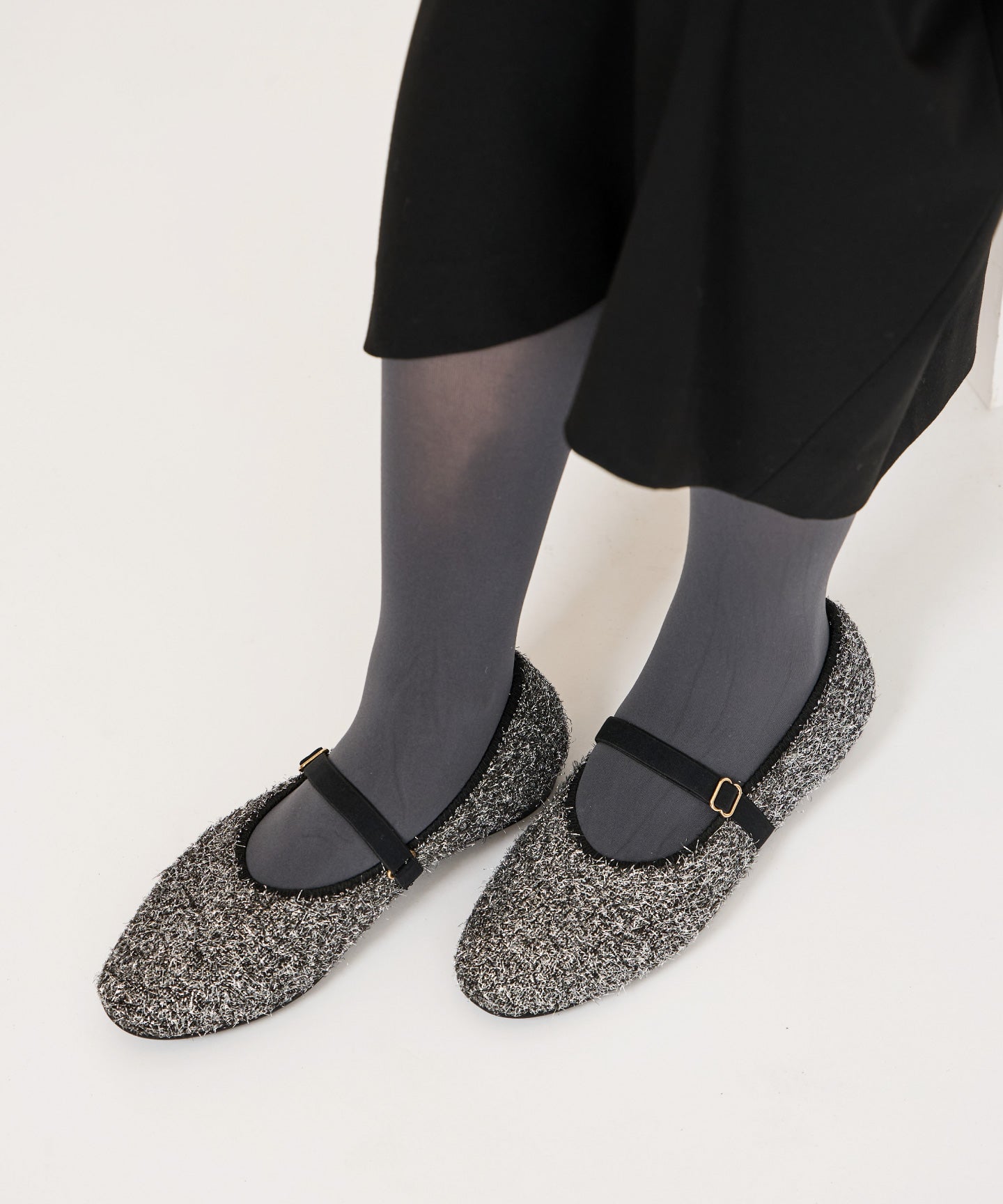 ラウンドファー パンプス