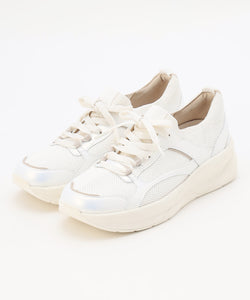 ホワイト（001）