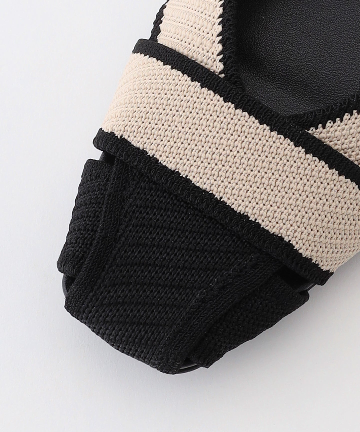 スクエア グルカ パンプス