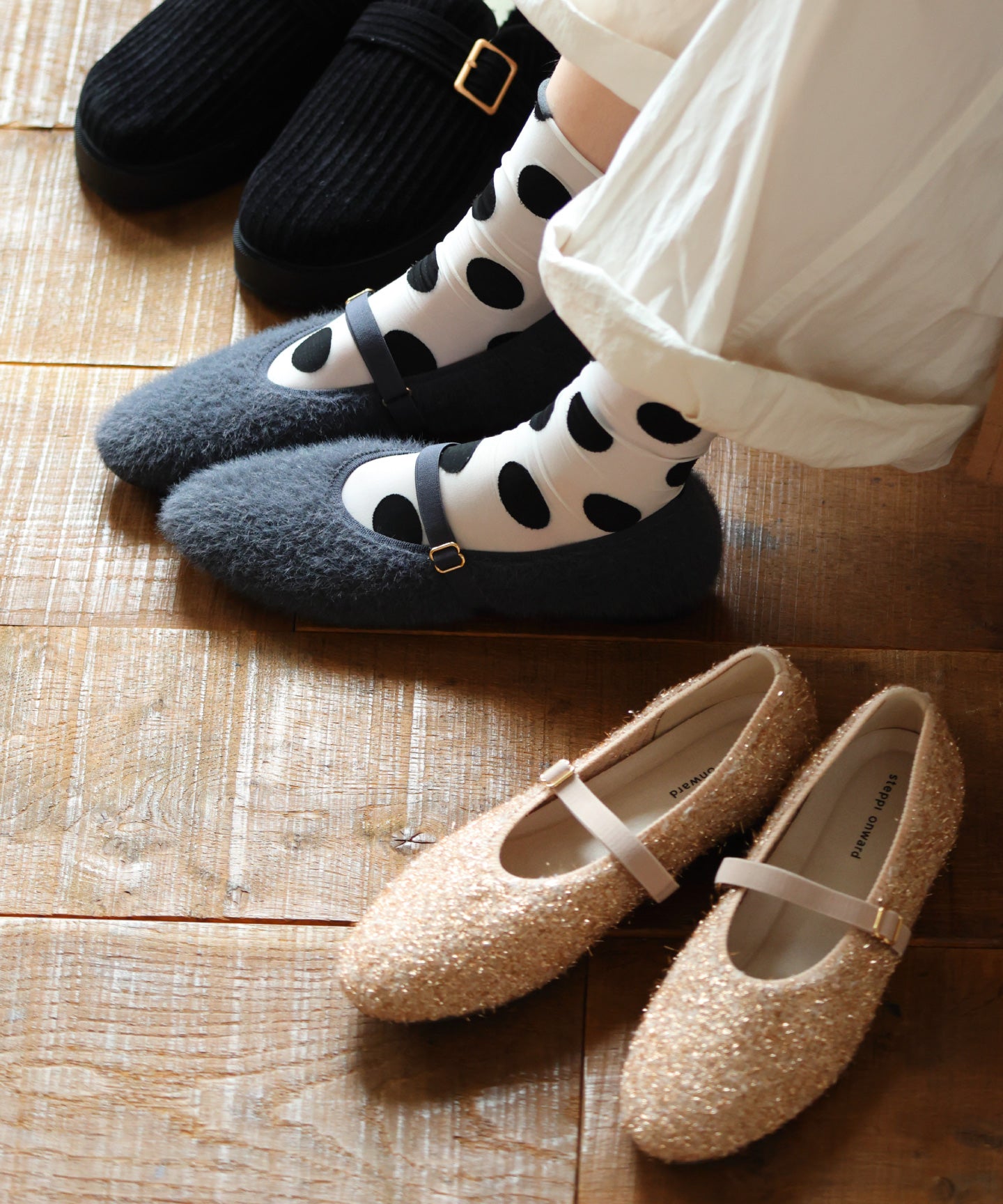 ラウンドファー パンプス